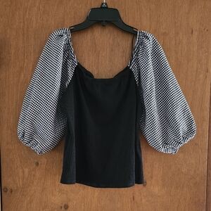 Black and White 3/4 Sleeve Puff Blouse
